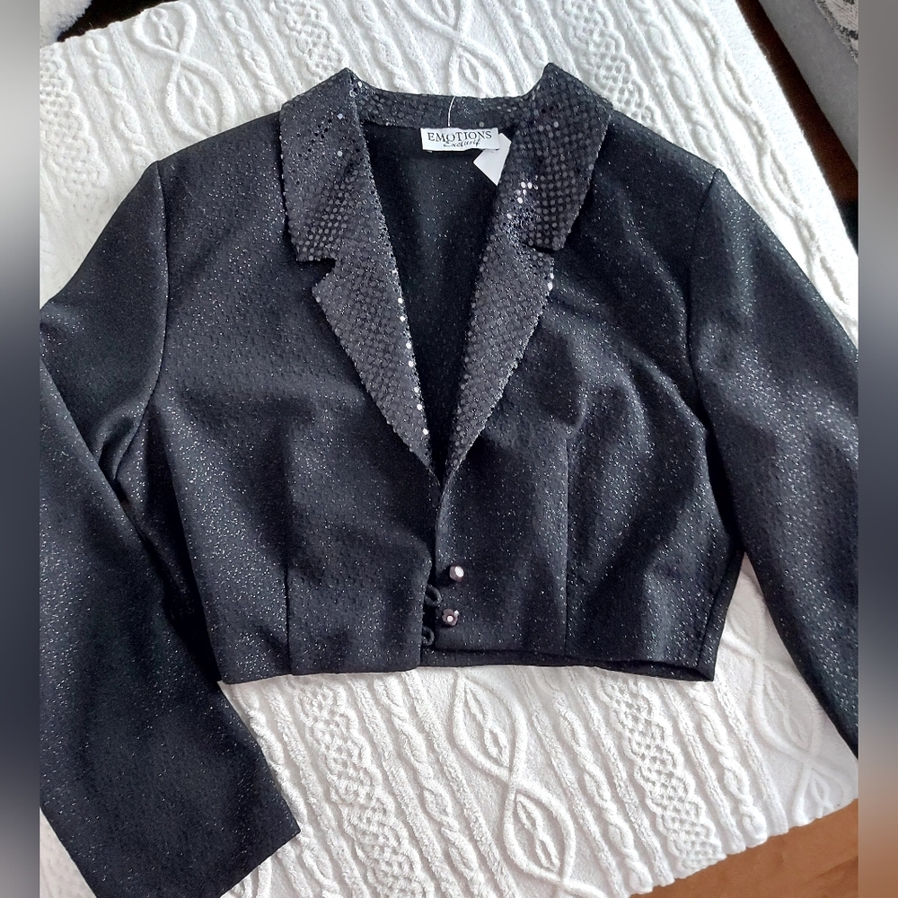 Gorgeous Black Cropped Tuxedo Women's Blazer.